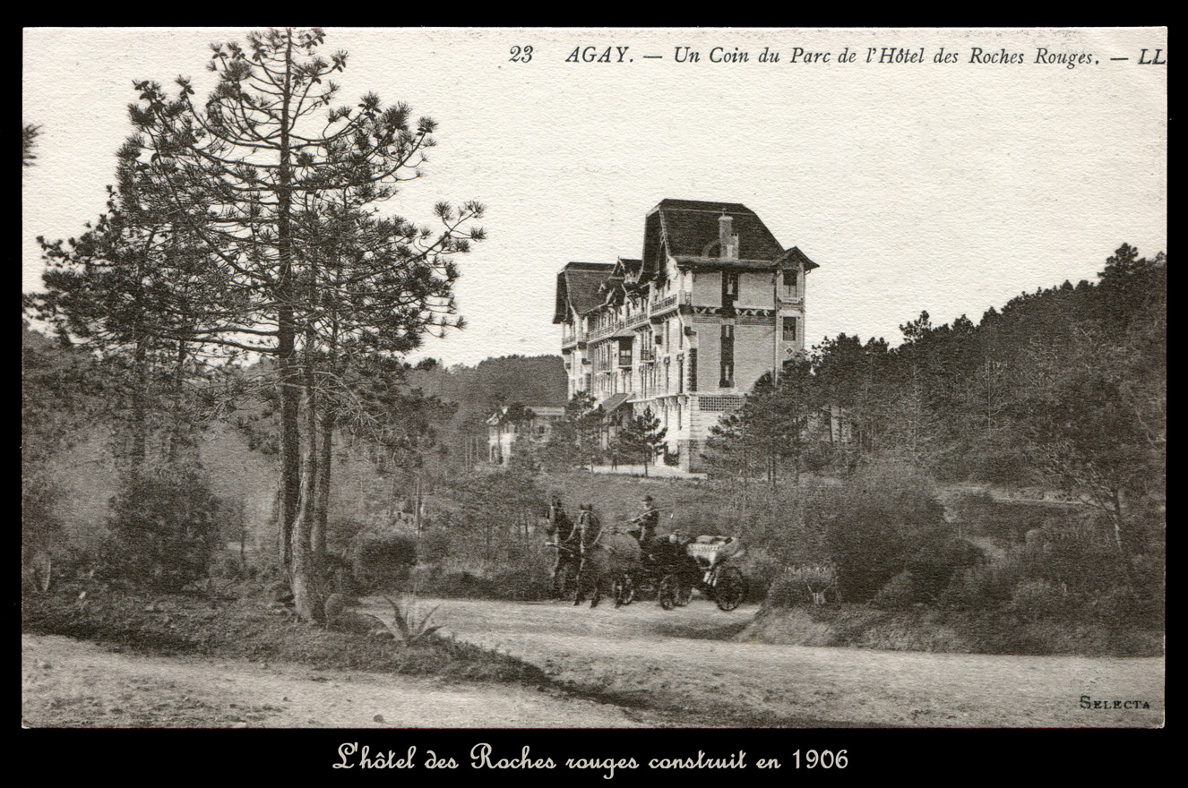 1900 La calche de l'htel Roches Rouges